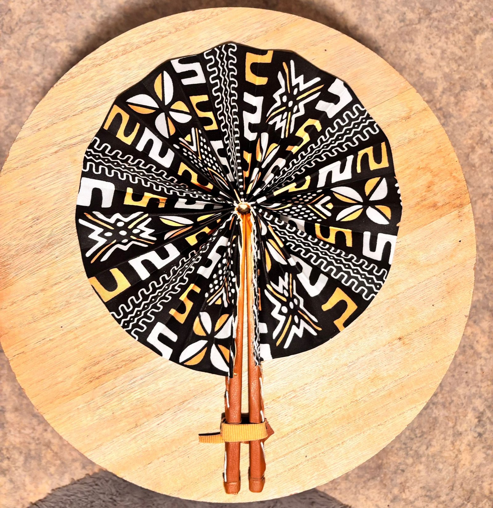 Eventail en tissu – Image 2